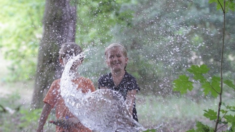 Stopptanz Kindergeburtstag Spielideen für draußen Sommer spielen